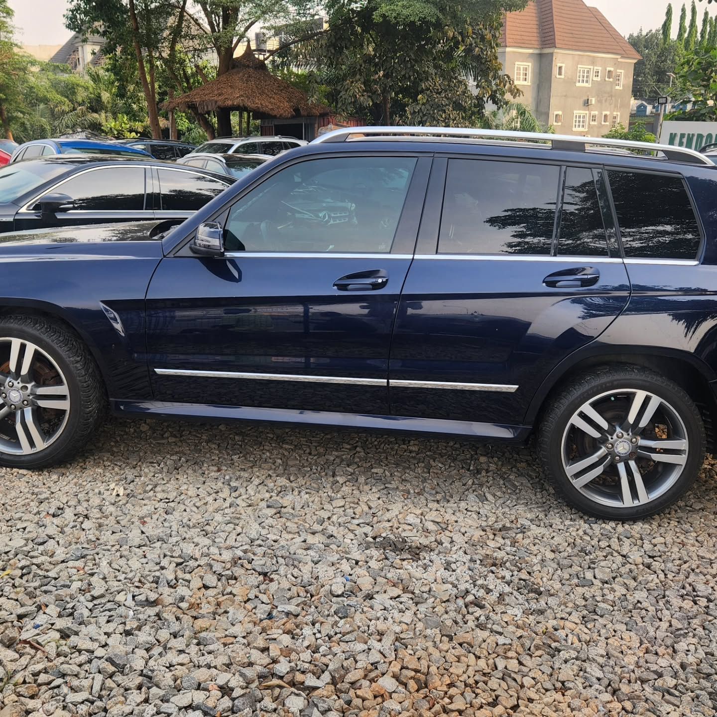 2013 Mercedes GLK350 | Kendomon Motors - View 5