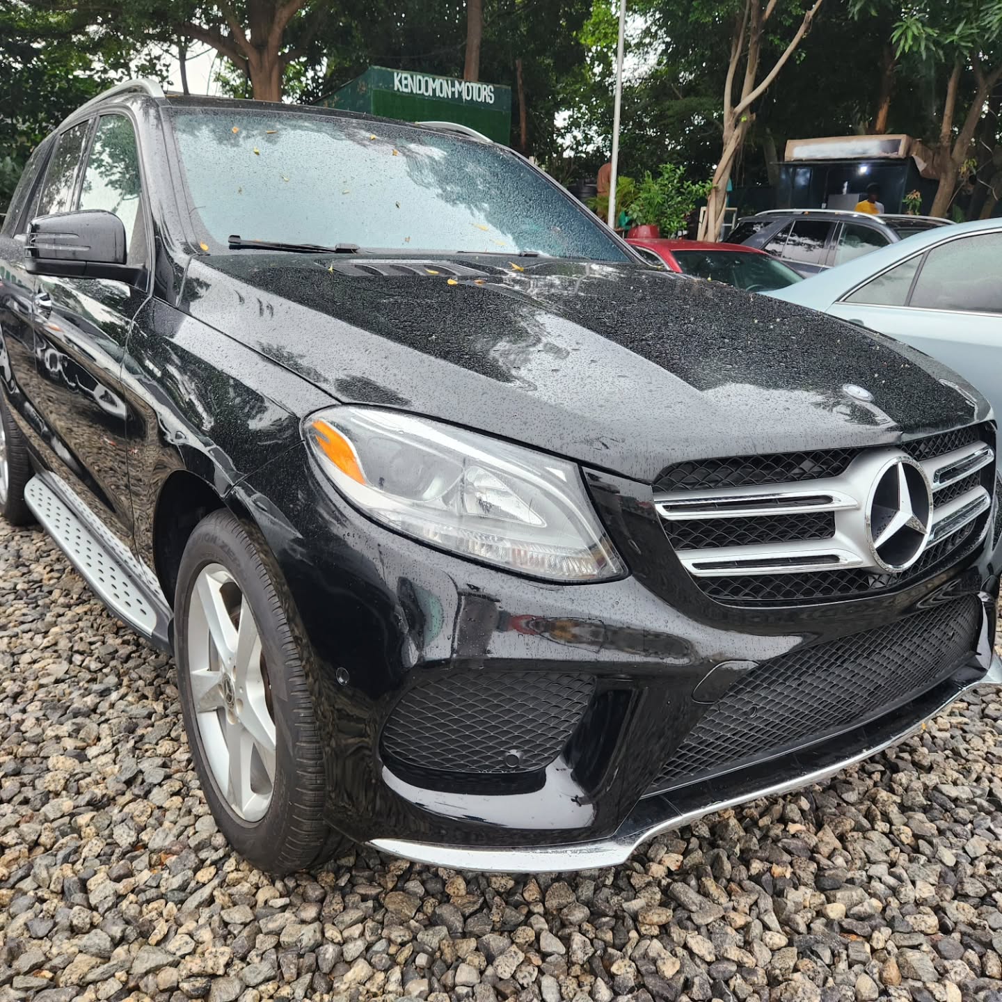 2018 Mercedes-Benz GLE black SUV