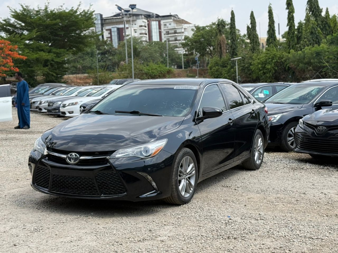 2016 Toyota Camry SE edition  - View 1
