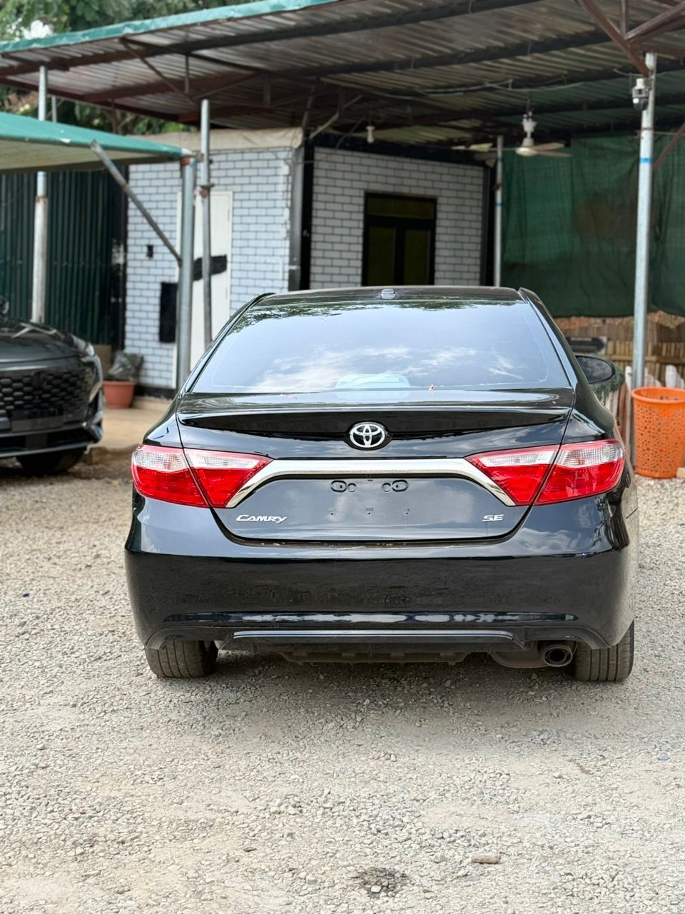 2016 Toyota Camry SE edition  - View 2