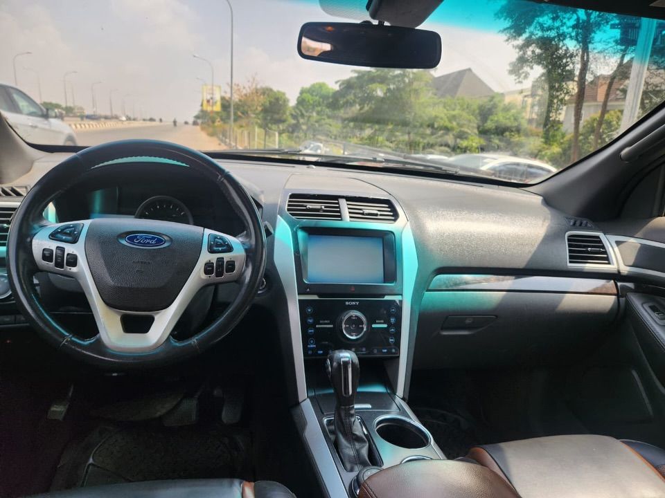 2012 Ford Explorer - View 2