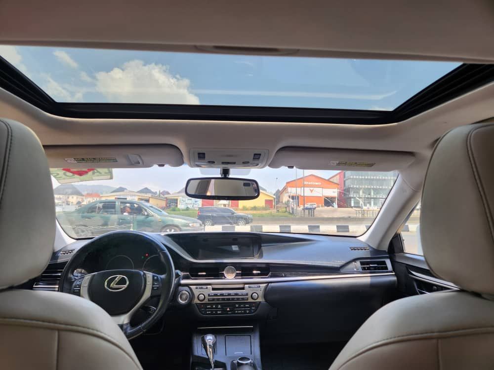 2014 Lexus model ES350  | Kendomon Motors - View 7