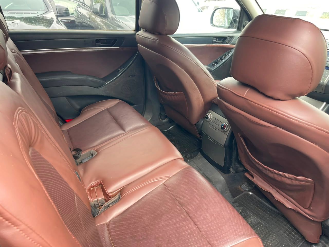 2011 Hyundai Veracruz - View 4