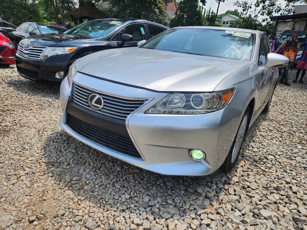 2014 Lexus model ES350  | Kendomon Motors - View 1